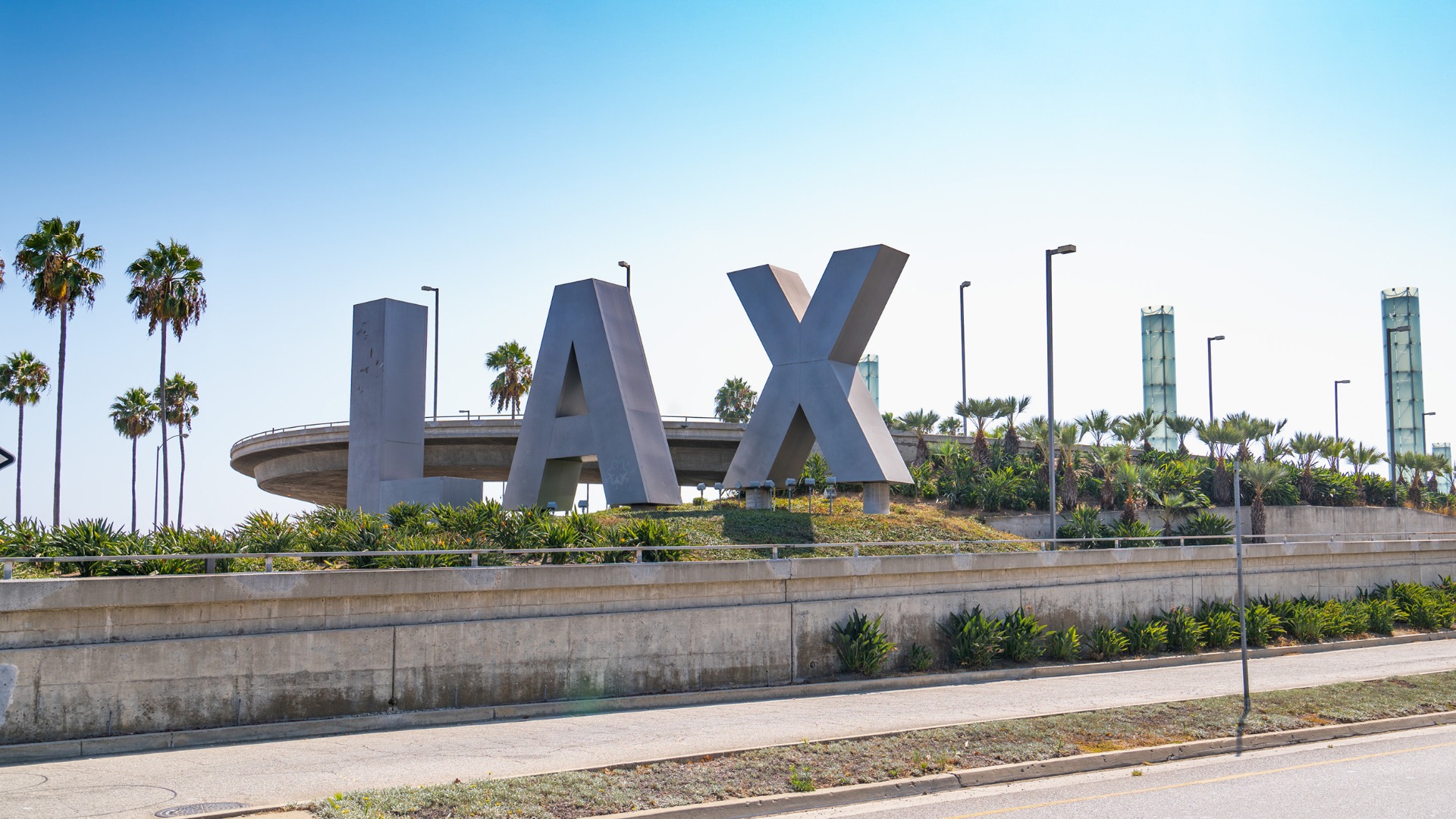 LAX Bans Single-Use Plastic Water Bottle Sales - EcoWatch