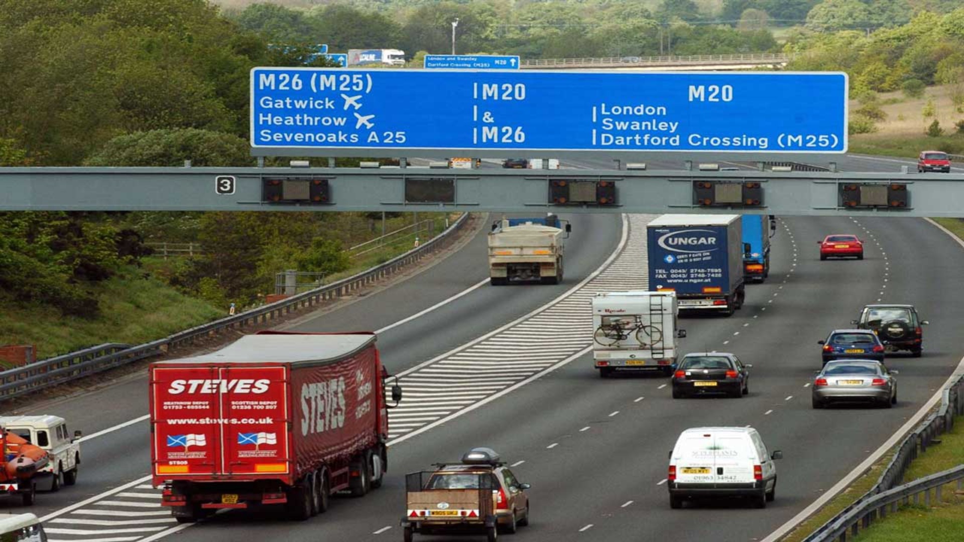 M26 in Kent Shut Down London Bound Following Major Collision Tube