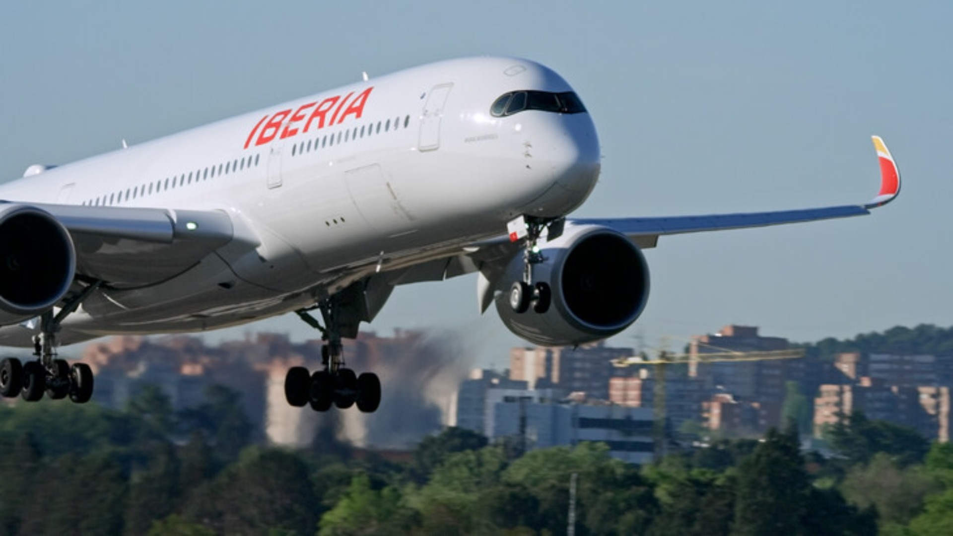 Iberia and Volaris Expand Connectivity Between Europe and Mexico with Codeshare Agreement