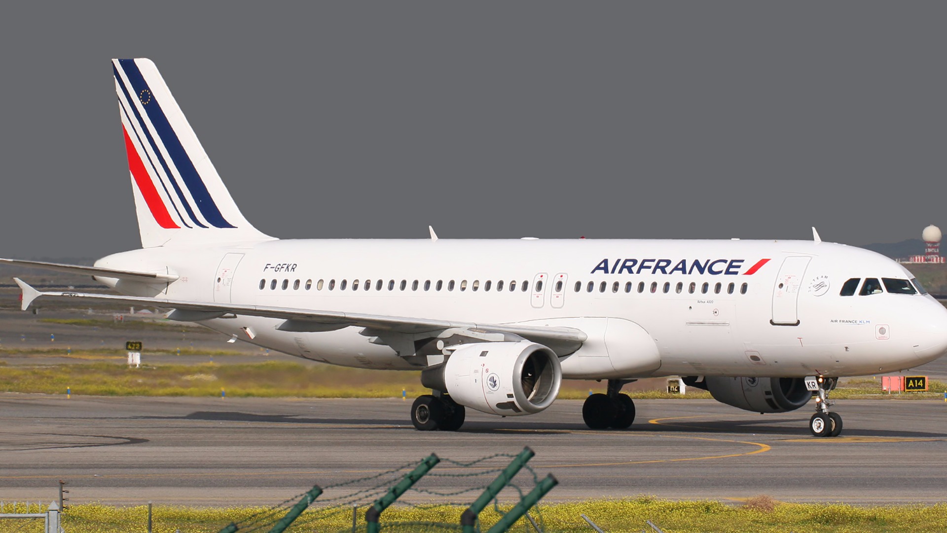 Рейс air. Airbus 320‑211. Аэробус а320 АИР. Аэробус а320 Эйр Франс. A320-200.