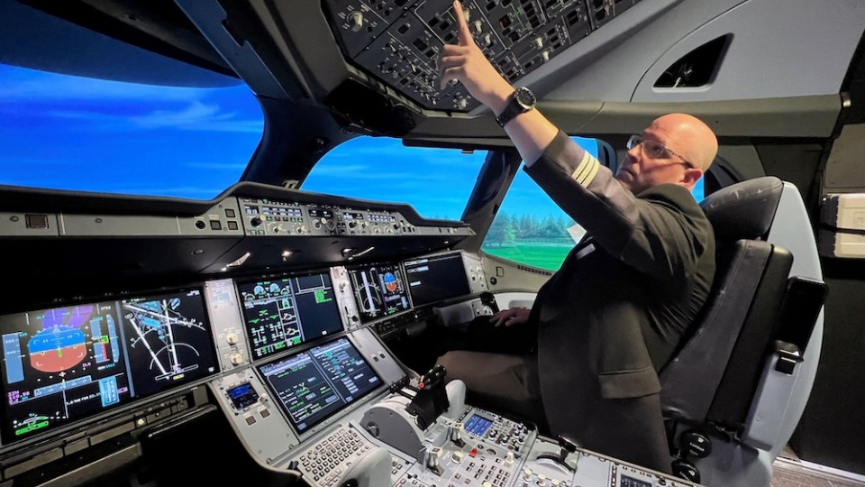 SWISS Begins Pilot Training for Airbus A350 with New Full-Flight Simulator