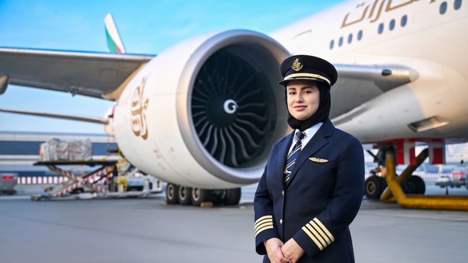 Emirates Promotes First Two Emirati Female Pilots to Captain