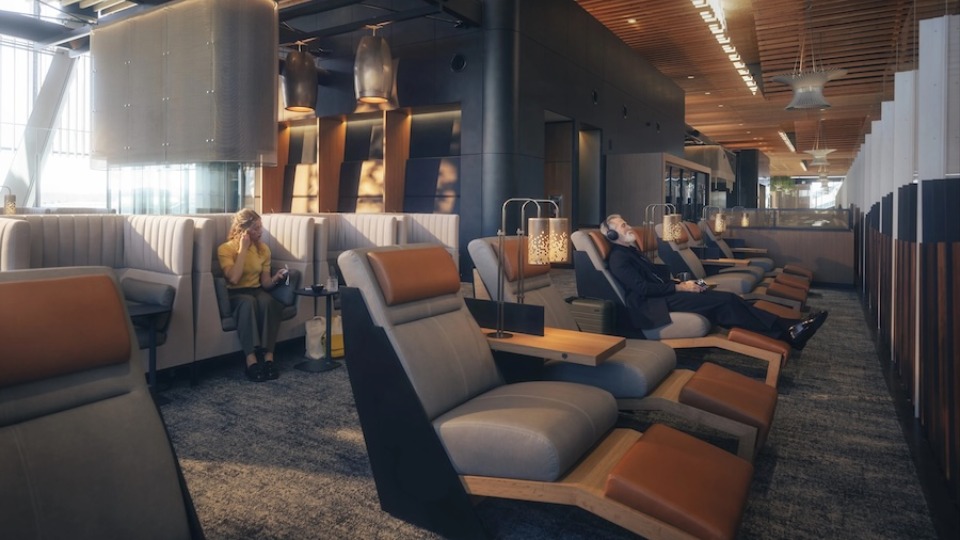 Alaska Airlines Opens New 14,000 sq ft Lounge in Portland