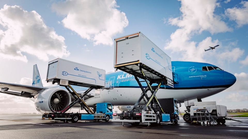  KLM Catering Services Launches World’s First 100% Electric Catering Trucks