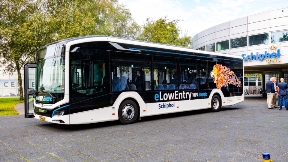 Schiphol Takes Major Step in Capacity with Purchase of New Electric Buses